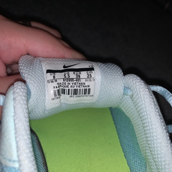 Nike running shoes - Picture 1 of 4